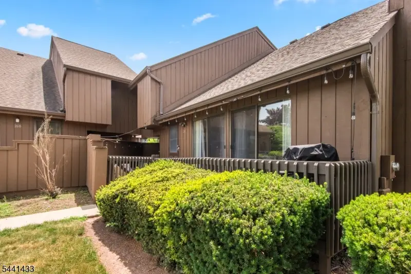 261 Kingsberry Dr, Franklin, NJ 08873 - #2