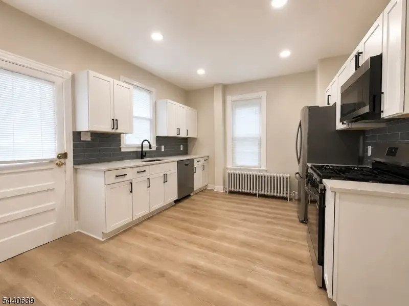 364 Thomas St, Phillipsburg, NJ 08865 - #3