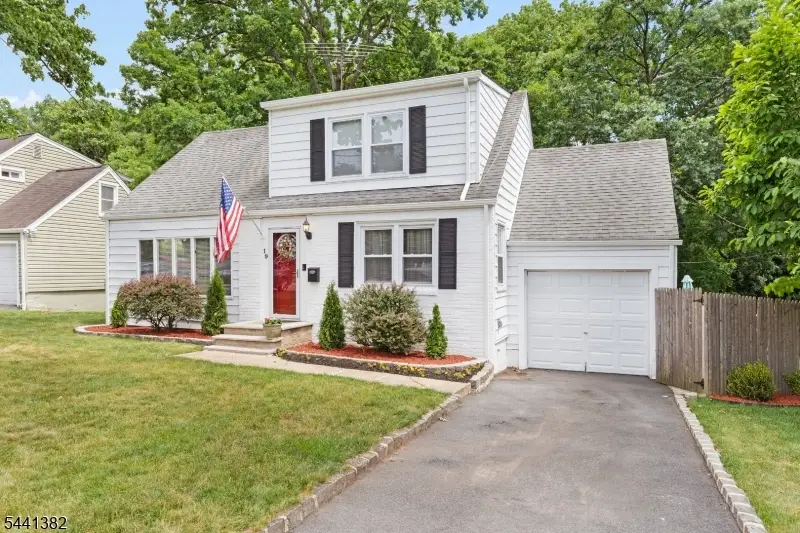 19 Glenview Dr, West Orange, NJ 07052 - #1