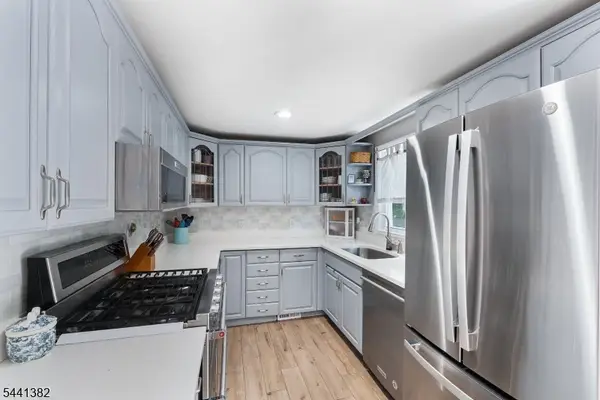 19 Glenview Dr, West Orange Twp., NJ 07052
