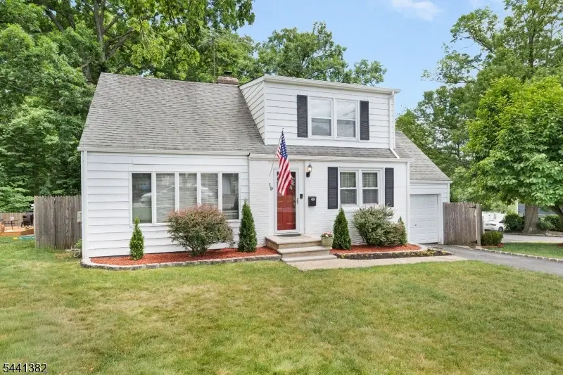 19 Glenview Dr, West Orange, NJ 07052 - #2