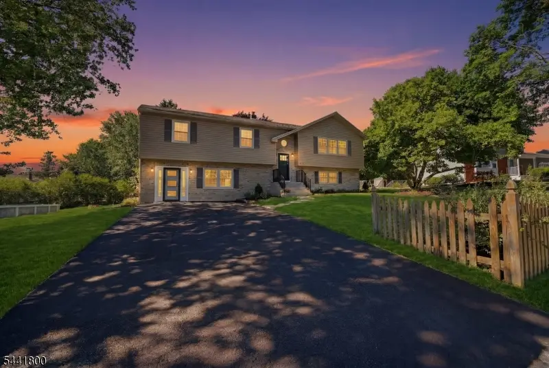44 Stonehenge Dr, Lopatcong, NJ 08865 - #1