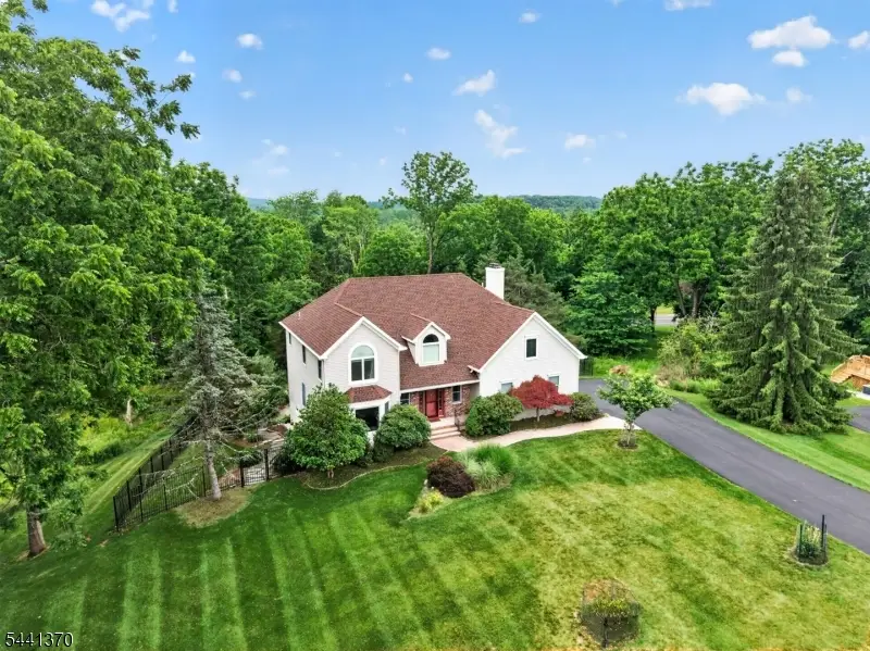 6 Chaucer Dr, Clinton, NJ 08801 - #2