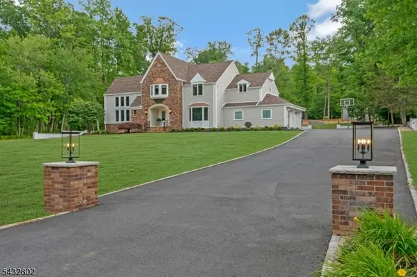 29 Crown Dr, Warren Twp., NJ 07059