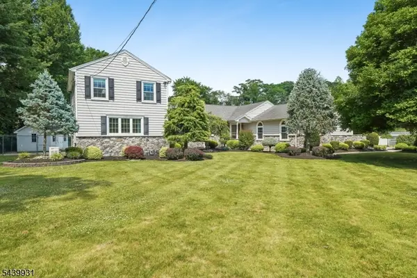 3 Karen Court, Scotch Plains Twp., NJ 07076