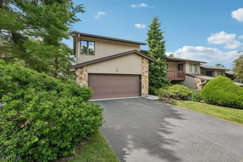 19 Cedarwood, Woodland Park, NJ 07424 - #1