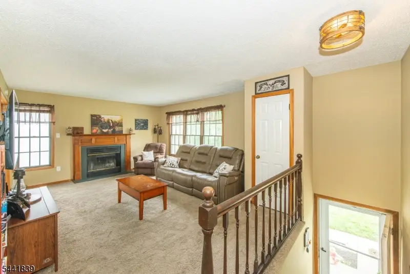 86 Burlington Ct, Hamburg, NJ 07419 - #2