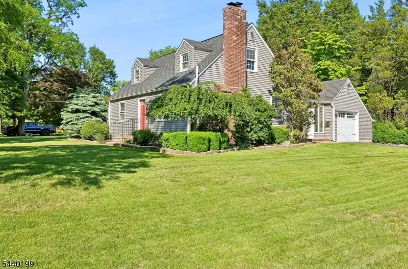 2556 Mountain Ave, Scotch Plains, NJ 07076 - #1