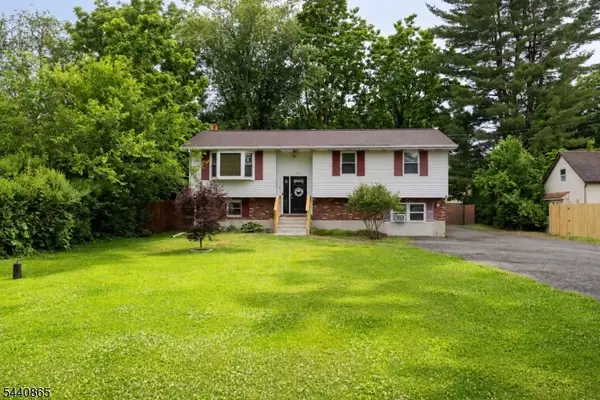 17 Decatur St, Knowlton Twp., NJ 07832