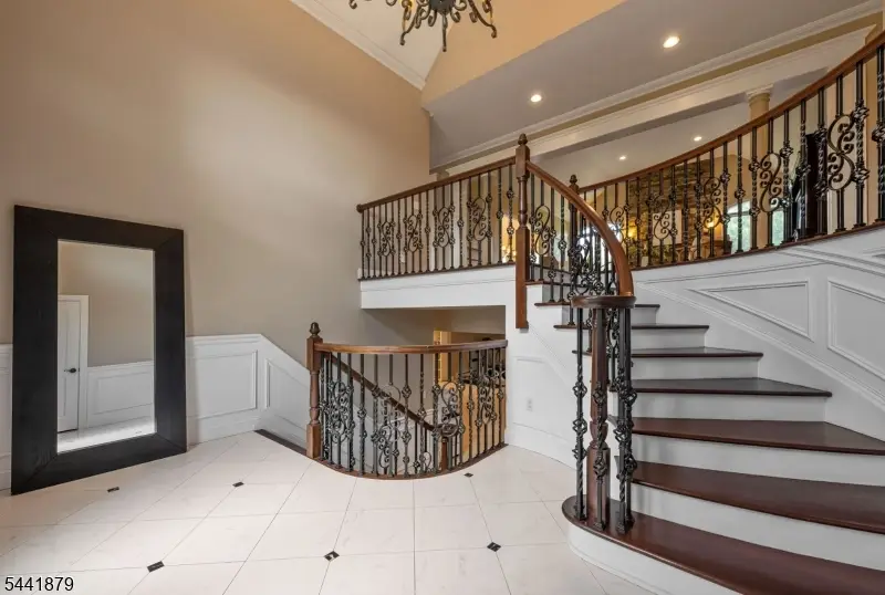 18 Berkshire Pl, Englewood Cliffs, NJ 07632 - #2