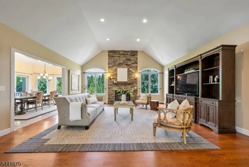 18 Berkshire Pl, Englewood Cliffs, NJ 07632 - #3