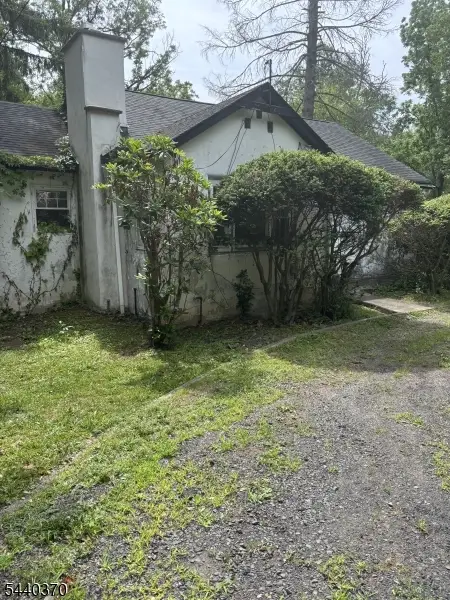 40 Morning Glory Rd, Warren, NJ 07059 - #1