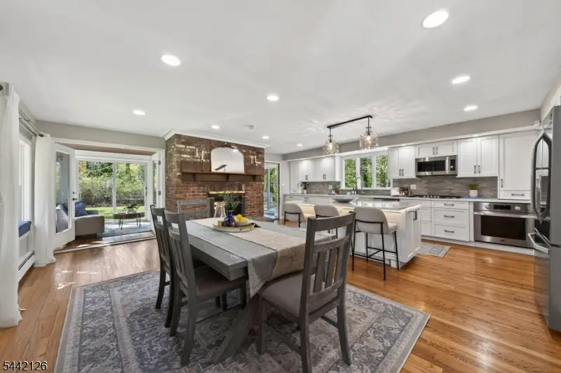 28 Spring Ridge Dr, Berkeley Heights, NJ 07922 - #1
