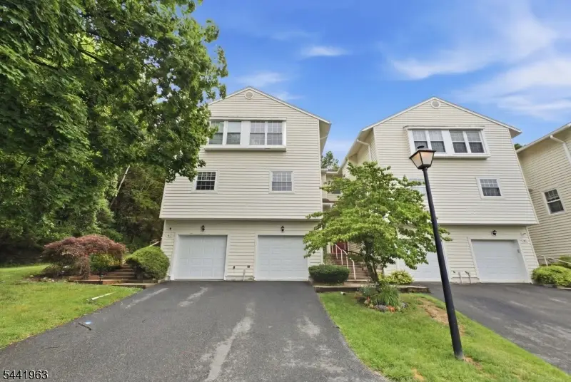 45 Rhea Run, Hampton, NJ 07860 - #3