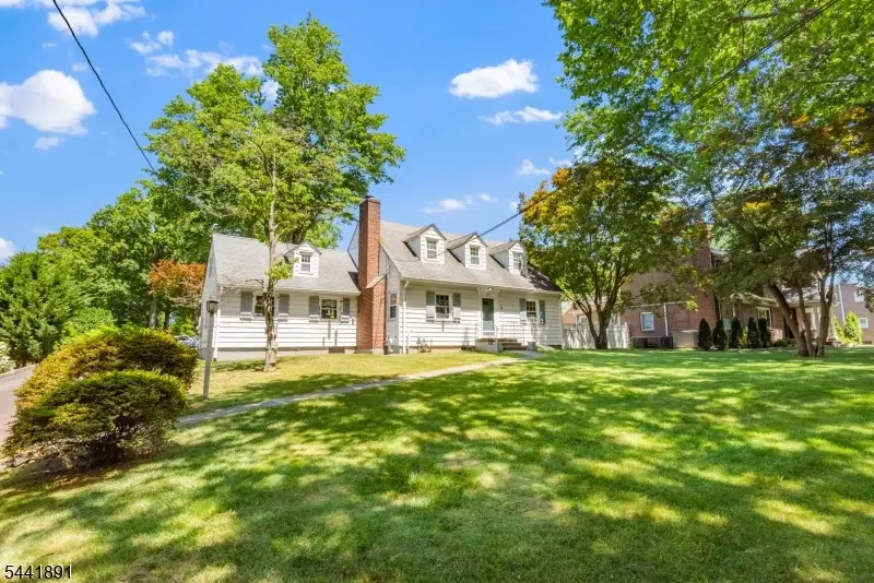 240 Summit Rd, Mountainside, NJ 07092 - #1