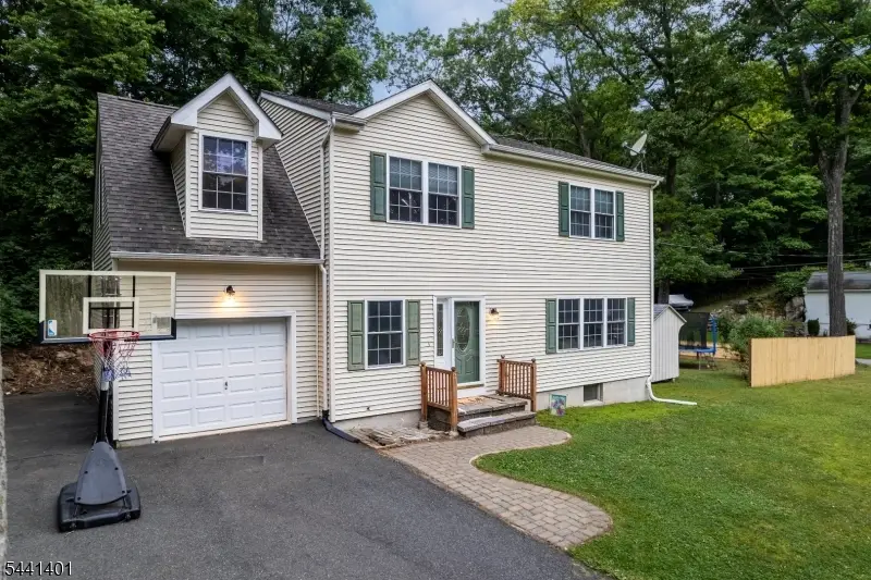 13 Cranberry Ledge Rd, Byram, NJ 07821 - #3