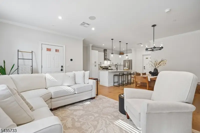 9 Farrand St, Bloomfield, NJ 07003 - #3
