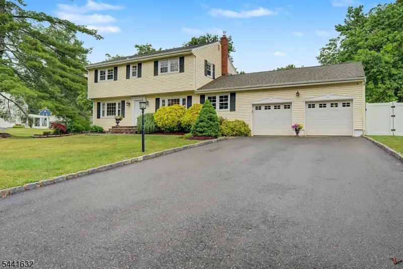25 Lord Stirling Dr, Troy Hills, NJ 07054 - #1