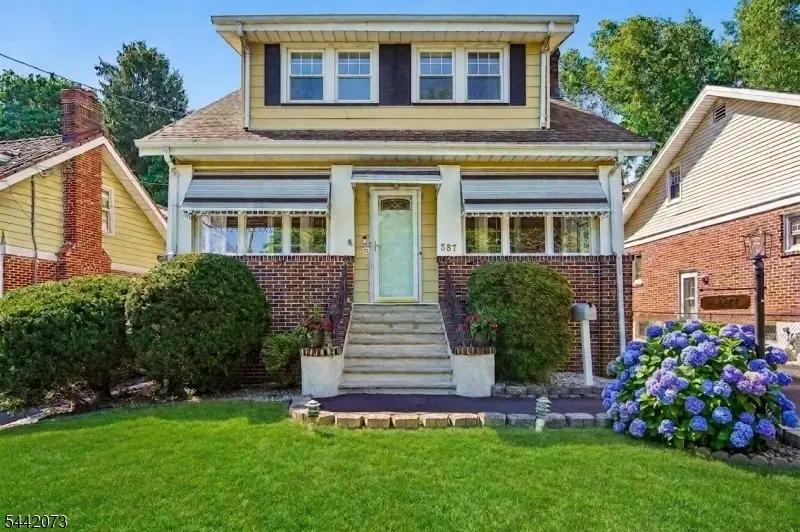587 Woodland Ave, Mountainside, NJ 07092 - #1
