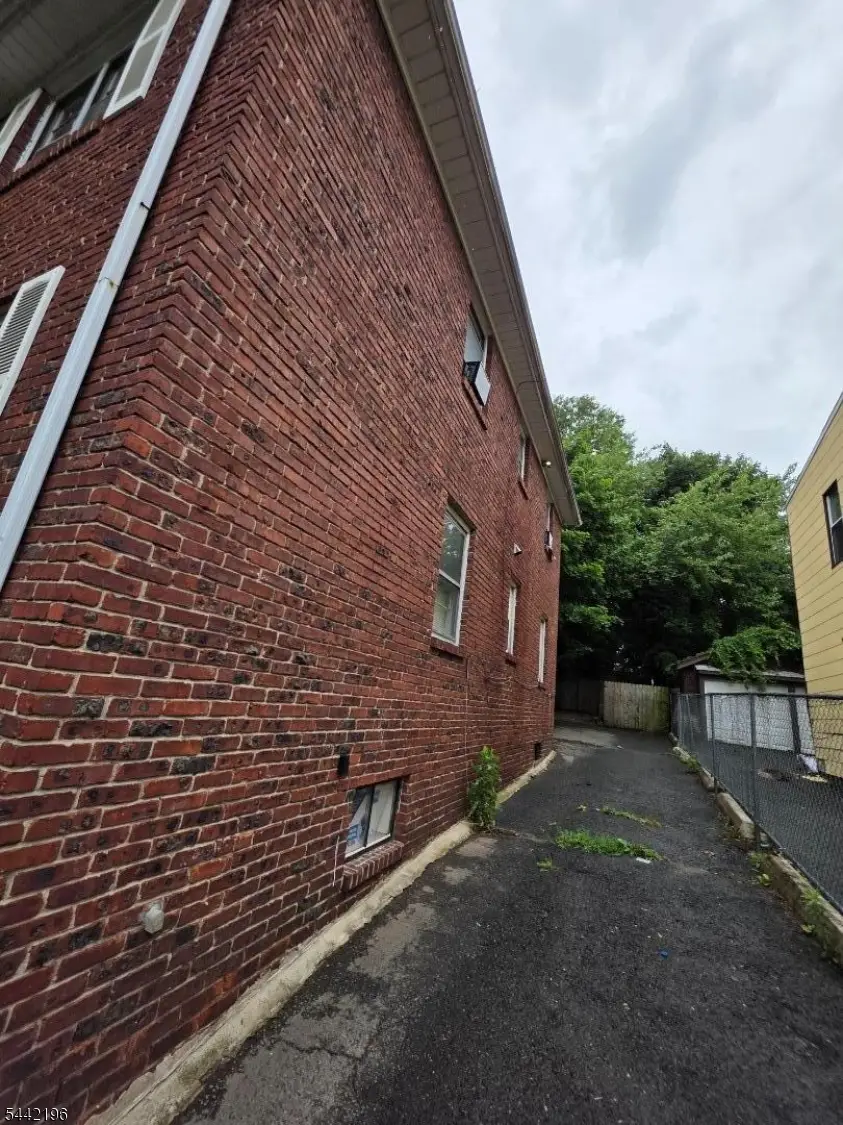 24 Chelsea Ave, East Orange, NJ 07018 - #2