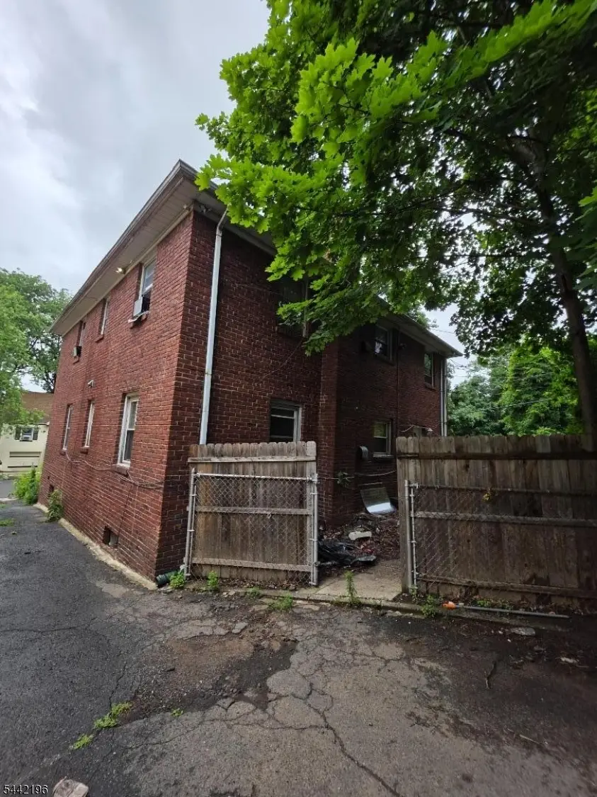 24 Chelsea Ave, East Orange, NJ 07018 - #3