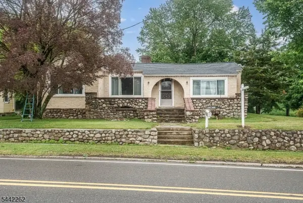 2 Hicks Ave, Newton Town, NJ 07860