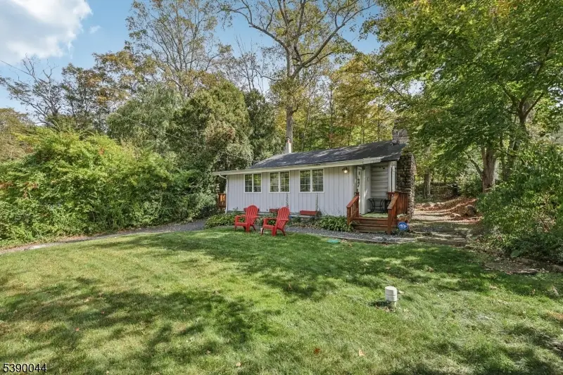 8 Woodland Rd, Ringwood, NJ 07456 - #2