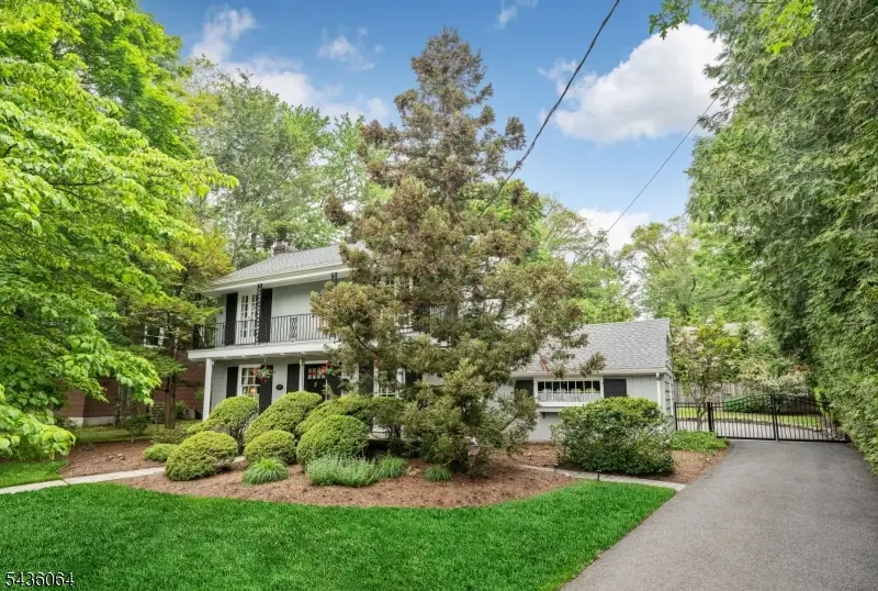 37 Van Dyke Dr, Ho Ho Kus, NJ 07423 - #2