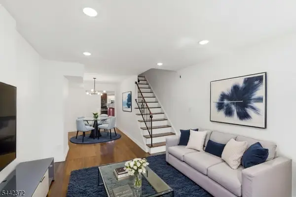 8 Van Nostrand Ave, Jersey City, NJ 07305