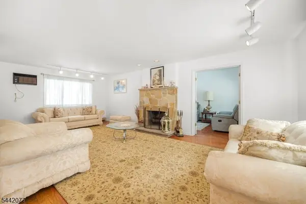 15 E Pierrepont Ave, Rutherford Boro, NJ 07070