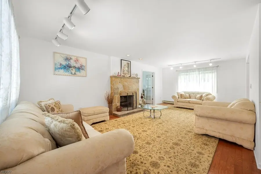 15 E Pierrepont Ave, Rutherford, NJ 07070 - #2