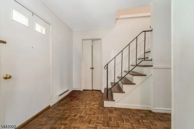 270 Andersen Rd, Holland, NJ 08848 - #2