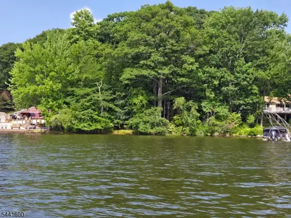 4 Maine St, Jefferson Twp., NJ 07849