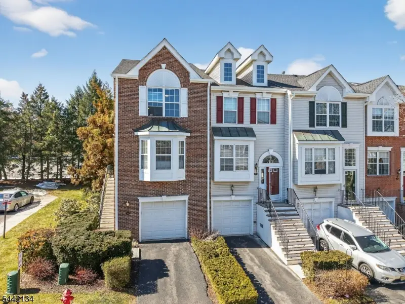 215 Barringer Dr #215, Nutley, NJ 07110 - #1