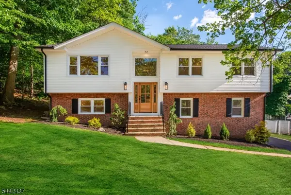 13 Arverne Rd, West Orange Twp., NJ 07052