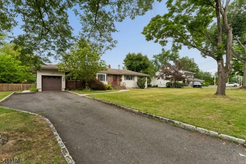 17 Schwinn Dr, Clark, NJ 07066 - #2