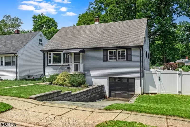 75 Fichter St, Bloomingdale, NJ 07403 - #2