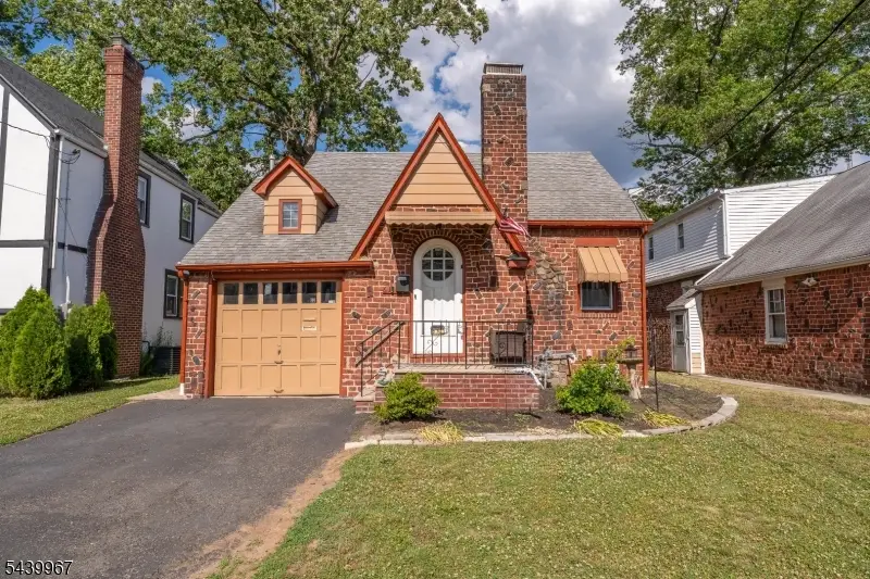 611 Sheridan Ave, Roselle, NJ 07203 - #1