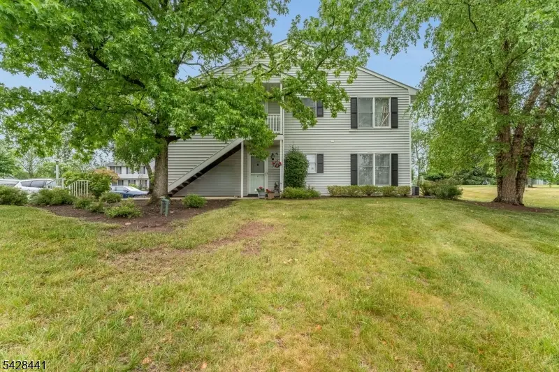 245 Nuthatch Ct, Readington, NJ 08887 - #2