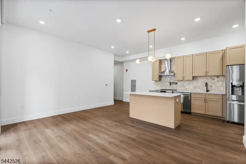21 Lincoln Park #203, Newark, NJ 07102 - #3
