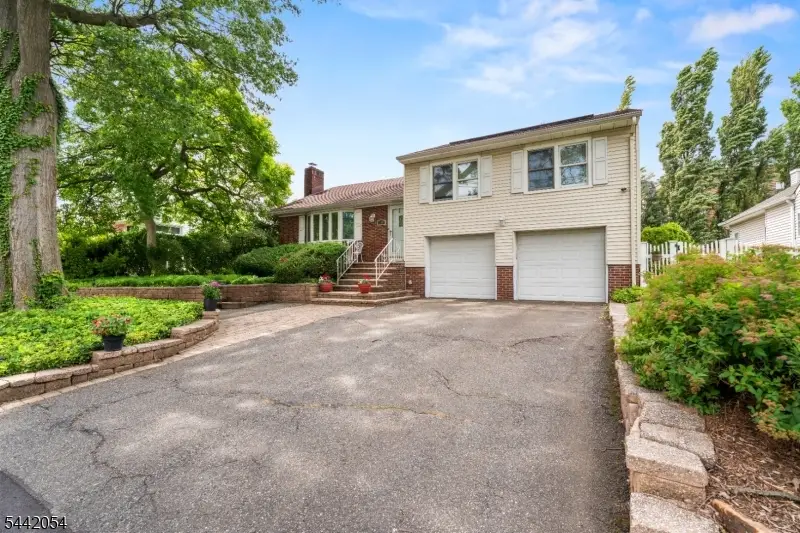 21 Ravine Ave, Nutley, NJ 07110 - #1