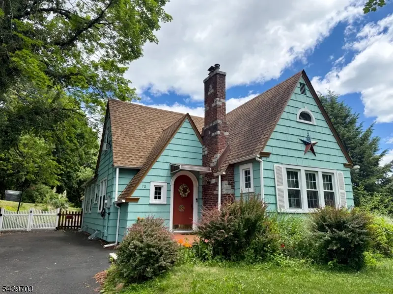 72 Hillcrest Rd, Watchung, NJ 07069 - #1