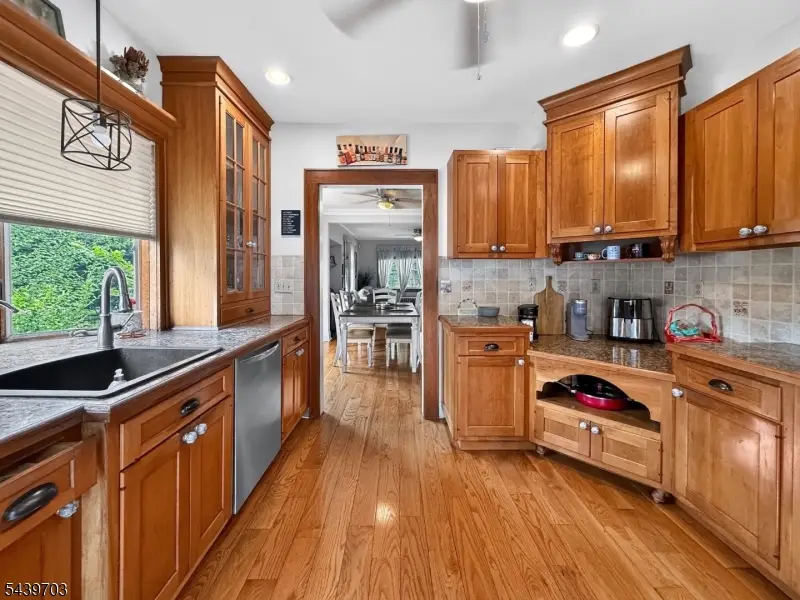 72 Hillcrest Rd, Watchung, NJ 07069 - #3