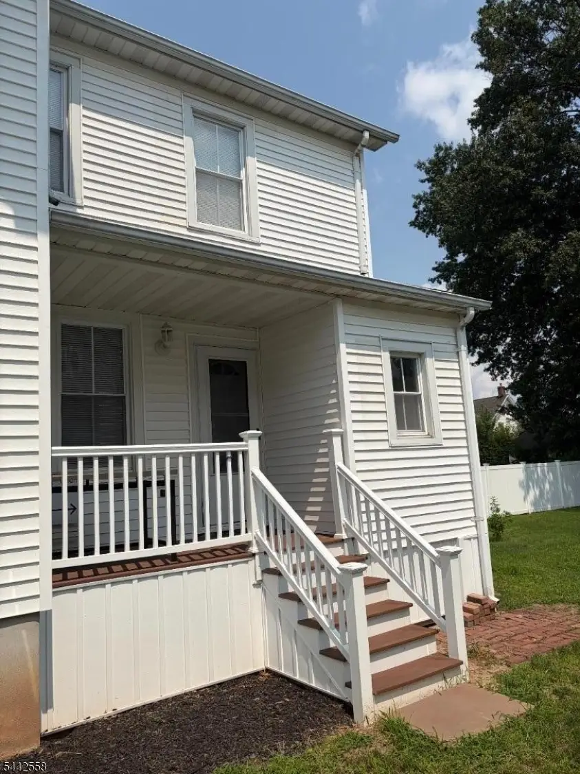 58 Thompson St, Raritan, NJ 08869 - #3