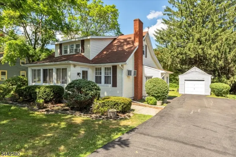 39 Norwood Dr, Gillette, NJ 07933 - #3