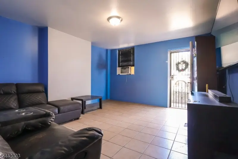 10 Oriental St, Newark, NJ 07104 - #3