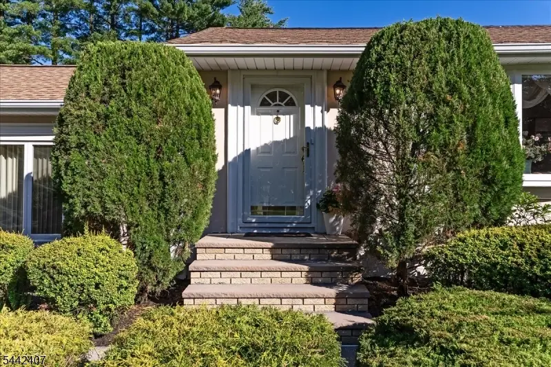 8 Alyson Dr, Fairfield, NJ 07004 - #3