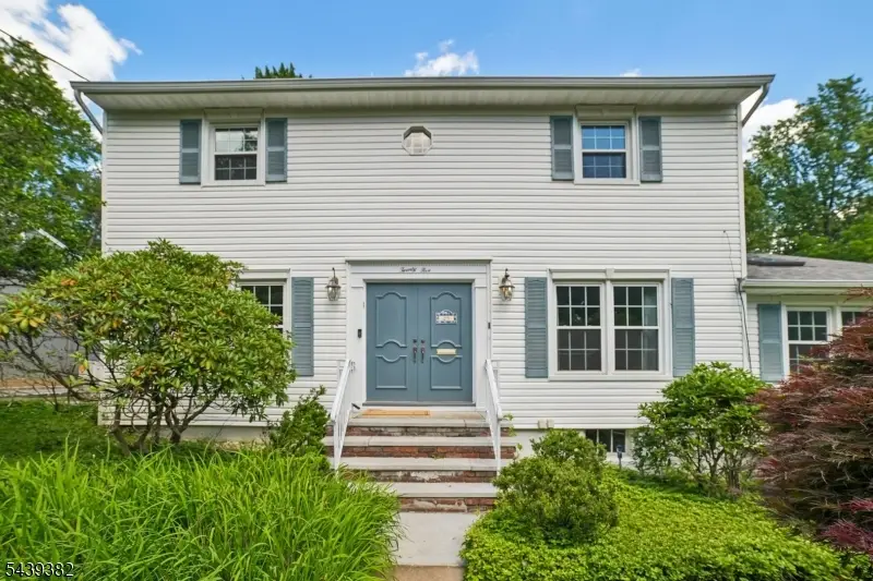 25 Tremont Ter, Livingston, NJ 07039 - #2