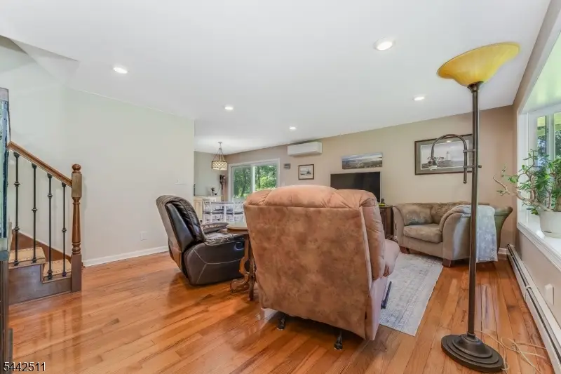 106 Oak Summit Rd, Kingwood, NJ 08825 - #3