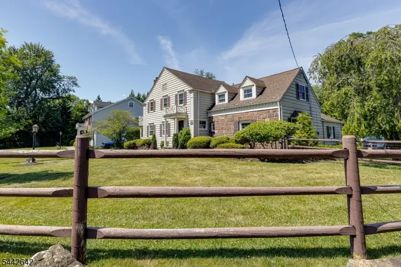 537 Wychwood Rd, Westfield, NJ 07090 - #2